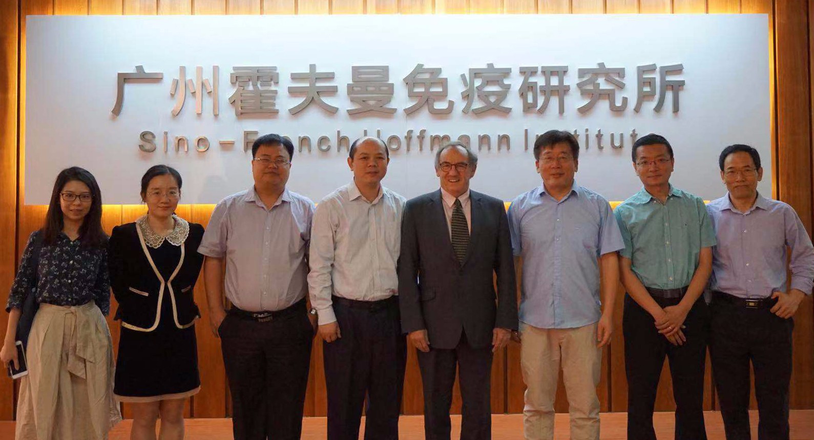 1541123860430143.jpg 649288965496267850.jpg